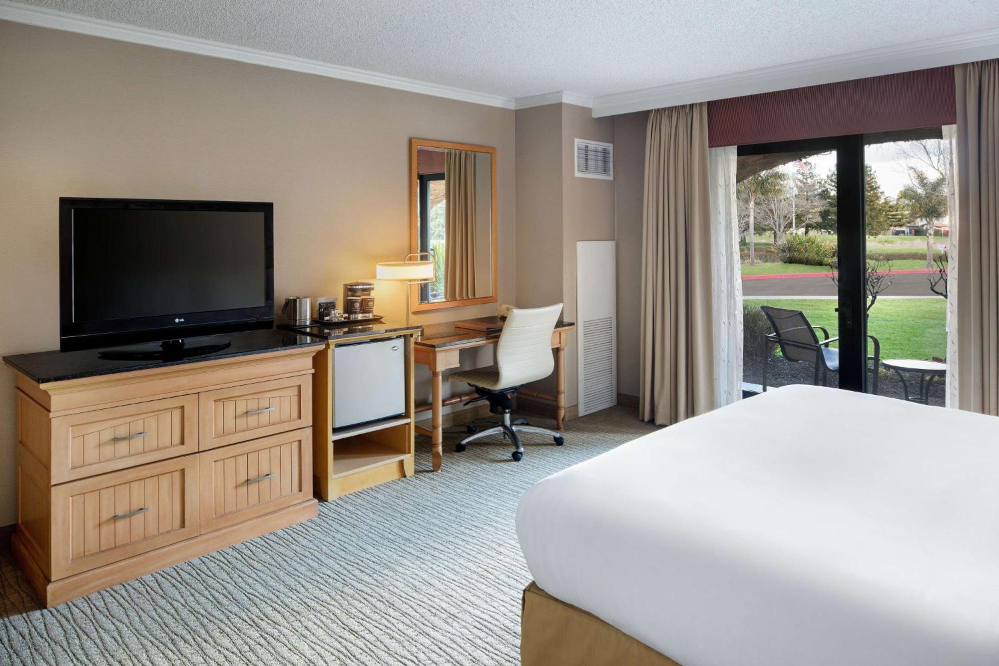 Hotel Doubletree By Hilton Sonoma Wine Country Rohnert Park Exterior foto